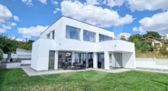 Moderne Villa mit Meerblick bei Albena