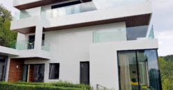 Neu gebautes Luxus Familienhaus