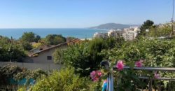 Dreistöckiges Haus in einem Feriengebiet zwischen Balchik und Albena Resort